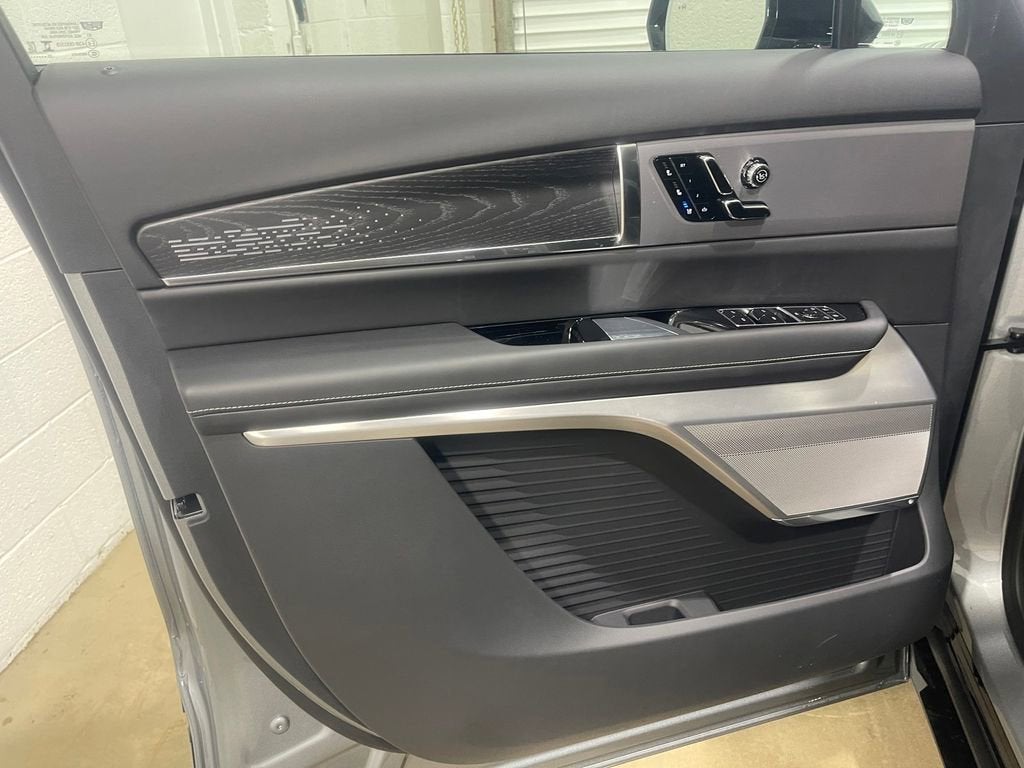 2026 Cadillac VISTIQ Platinum