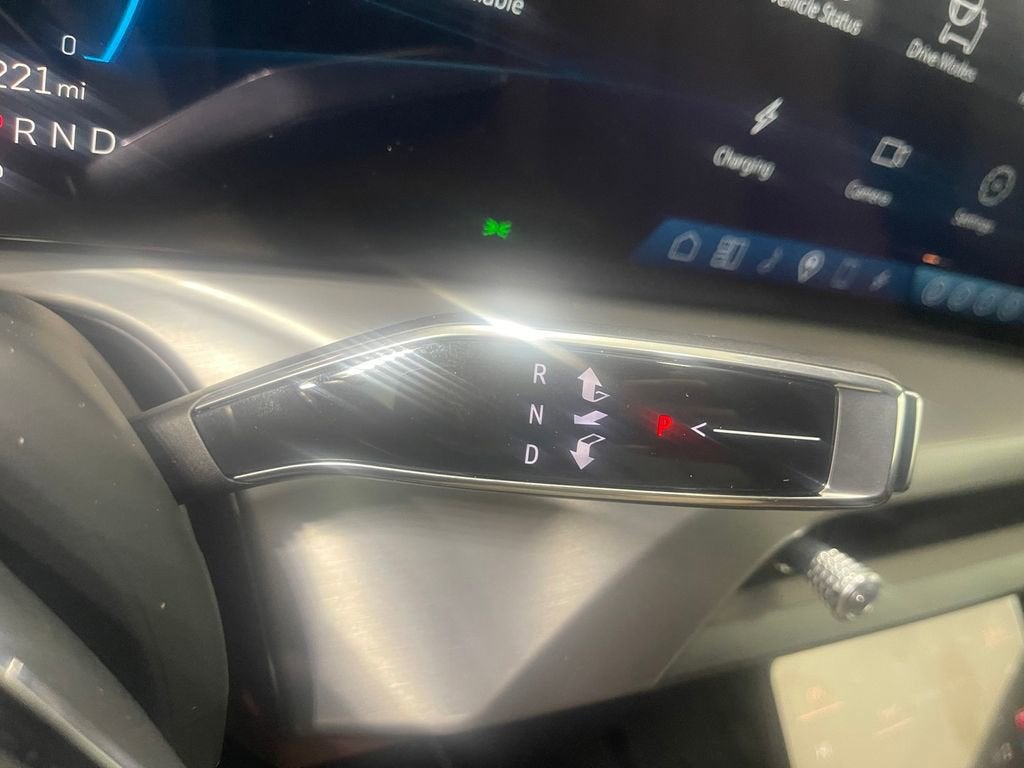 2026 Cadillac VISTIQ Platinum