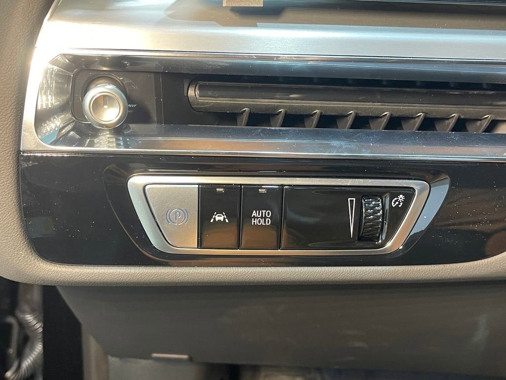 2025 Cadillac LYRIQ Luxury 1