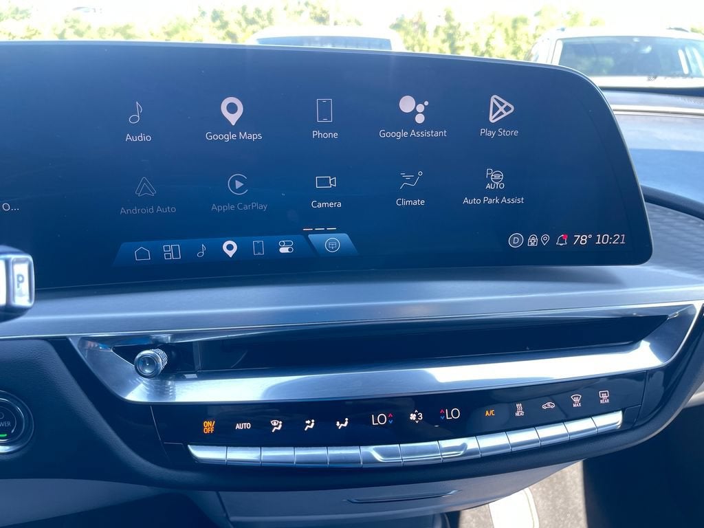 2024 Cadillac LYRIQ Luxury 2
