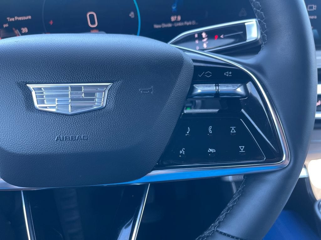 2024 Cadillac LYRIQ Luxury 2