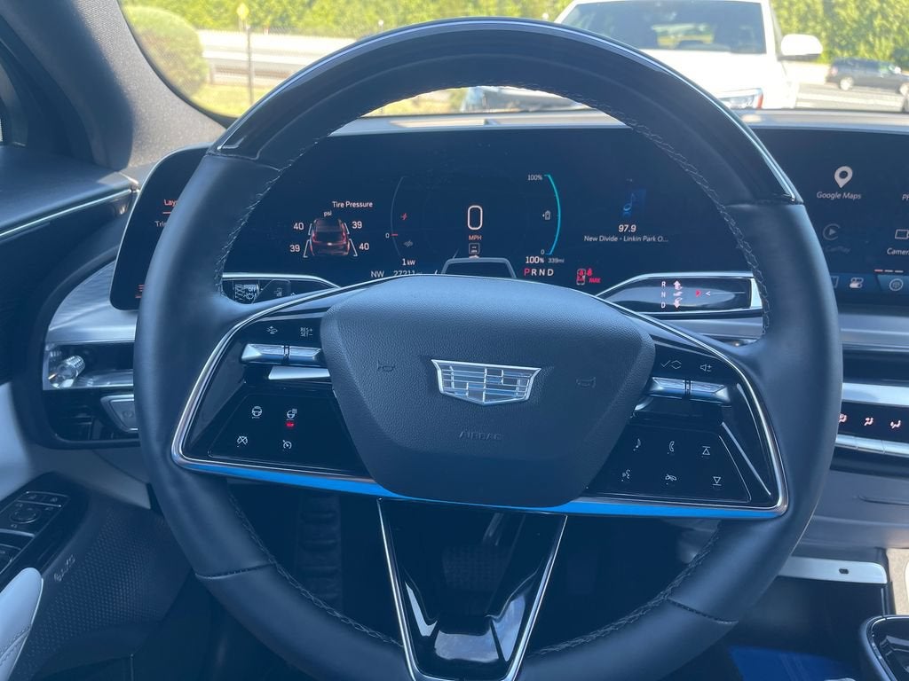 2024 Cadillac LYRIQ Luxury 2