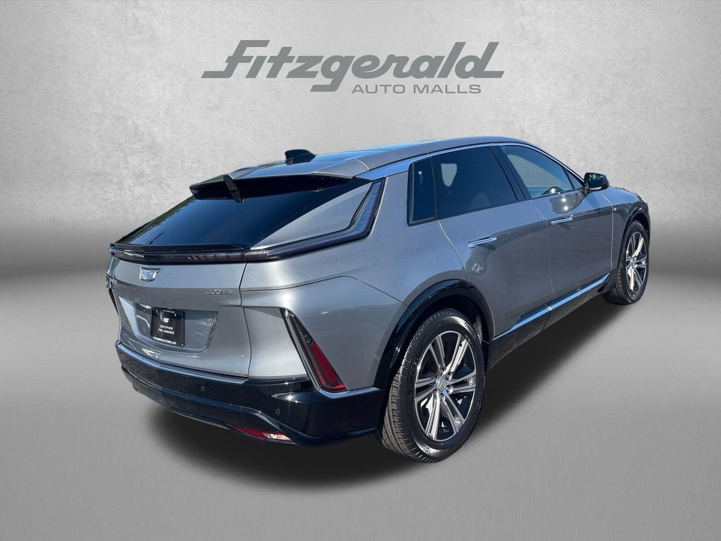 2024 Cadillac LYRIQ Luxury 2