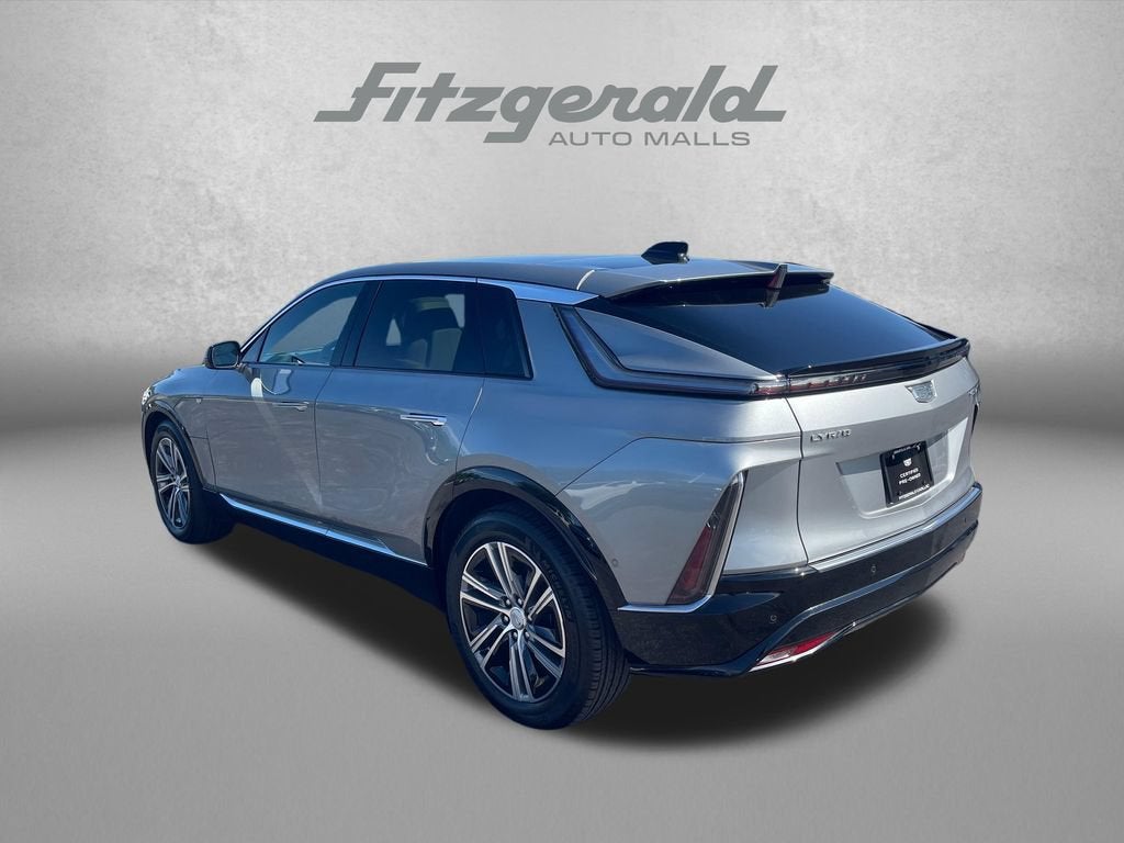 2024 Cadillac LYRIQ Luxury 2