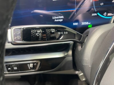 2025 Cadillac LYRIQ Luxury 2