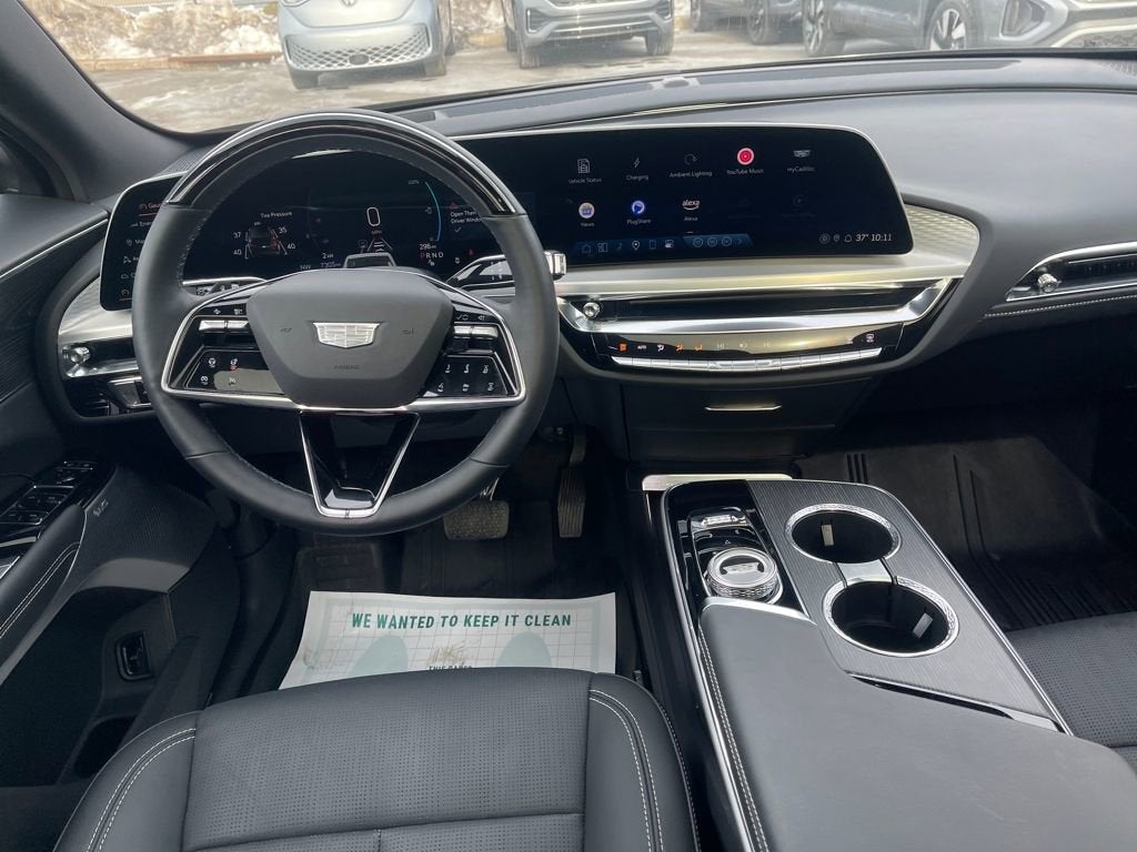 2024 Cadillac LYRIQ Luxury 3