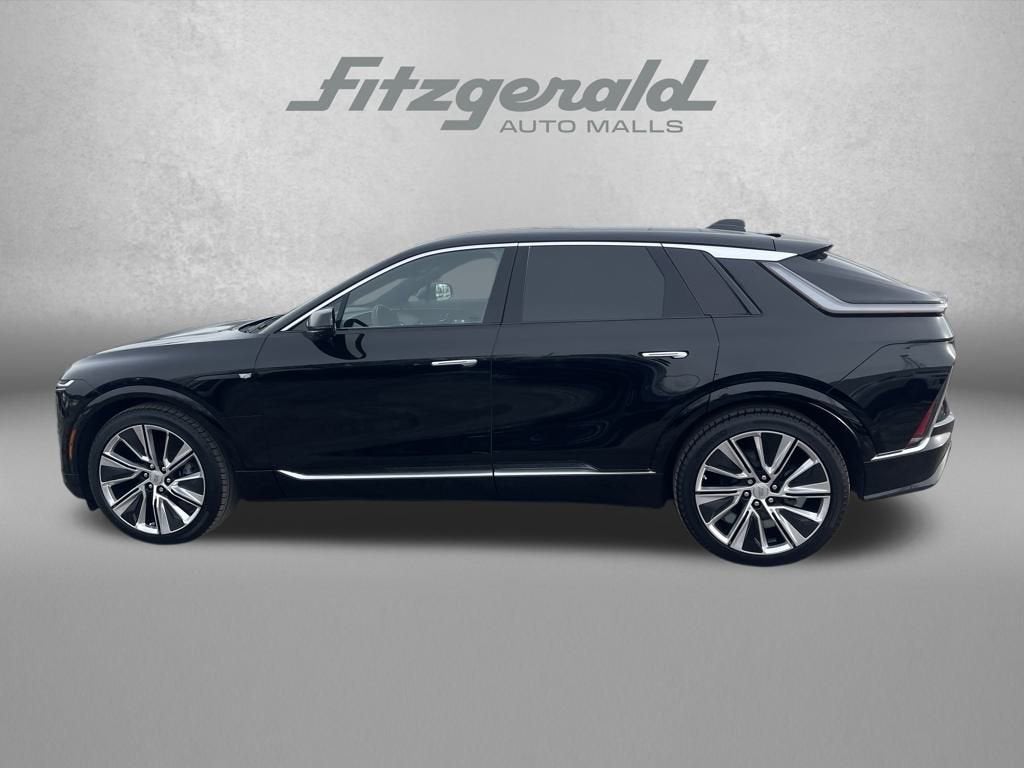 2024 Cadillac LYRIQ Luxury 3