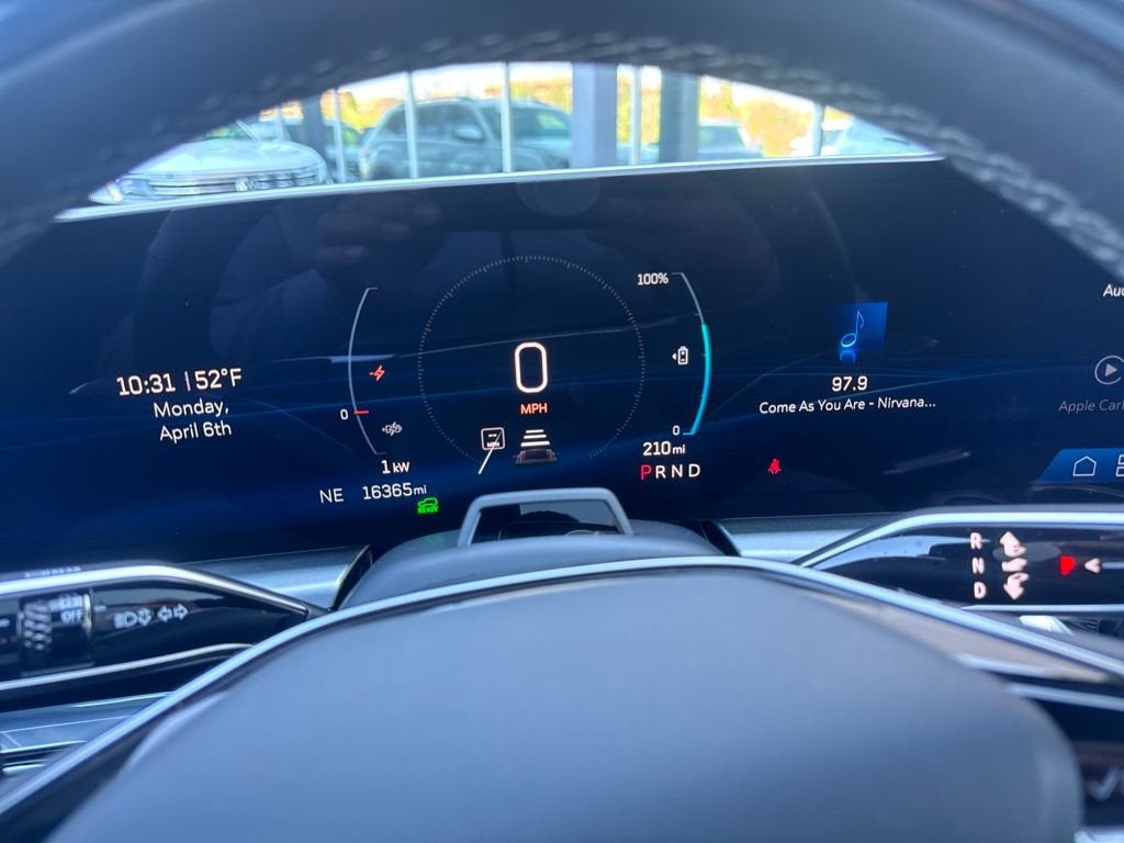 2024 Cadillac LYRIQ Luxury 3