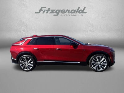 2024 Cadillac LYRIQ Luxury 3