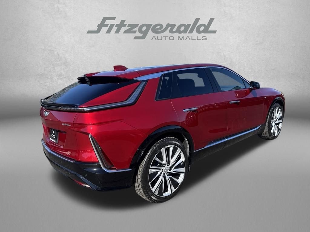 2024 Cadillac LYRIQ Luxury 3