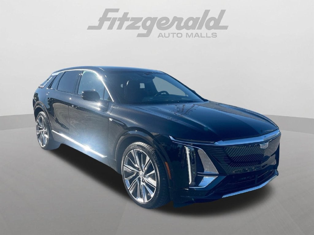 2025 Cadillac LYRIQ Luxury 3
