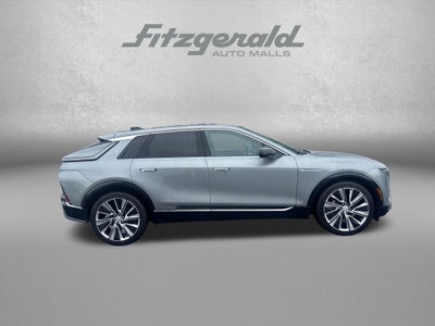2025 Cadillac LYRIQ Luxury 3