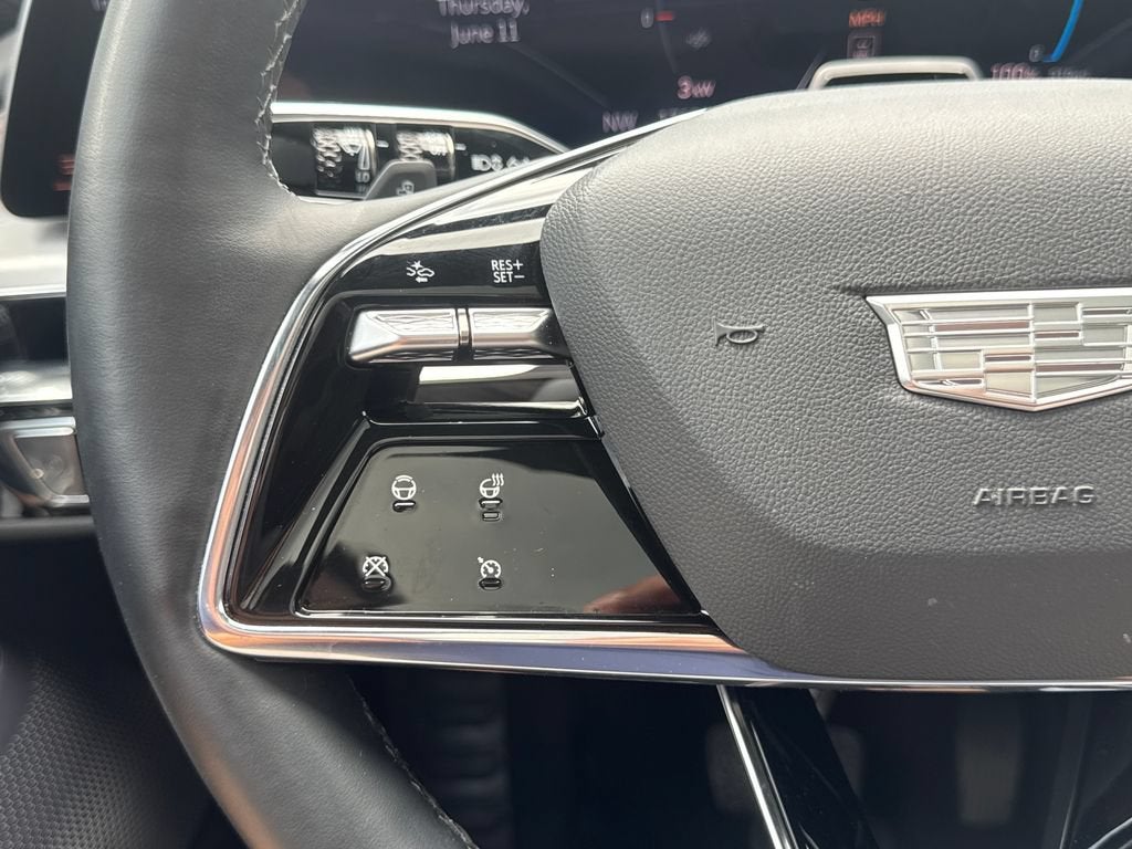 2025 Cadillac LYRIQ Luxury 3