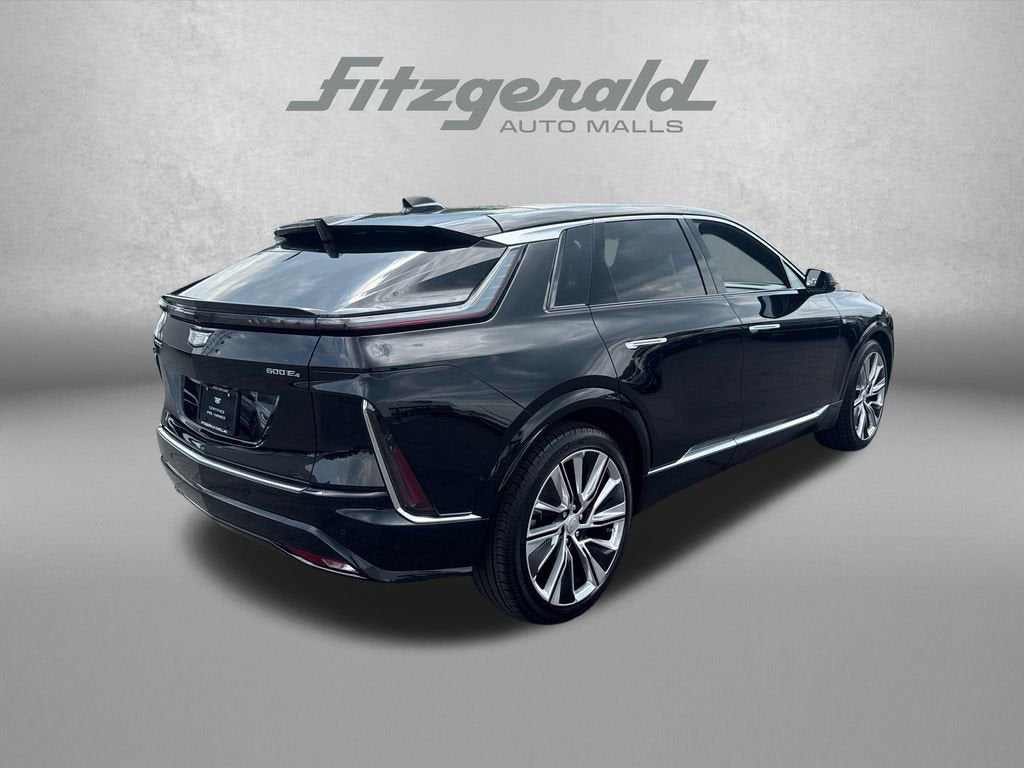 2025 Cadillac LYRIQ Luxury 3