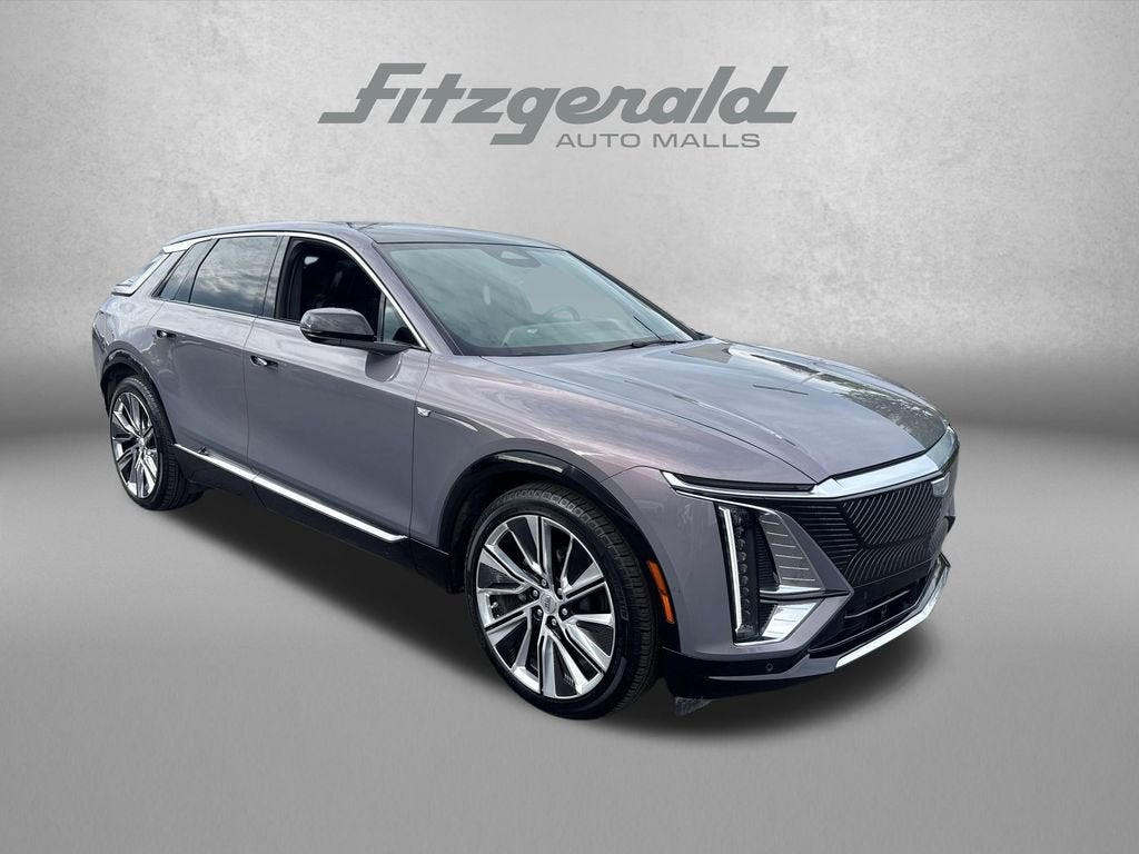 2025 Cadillac LYRIQ Luxury 3