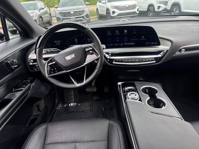 2025 Cadillac LYRIQ Luxury 3