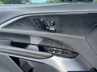 2025 Cadillac LYRIQ Luxury 3