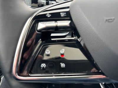 2025 Cadillac LYRIQ Luxury 3