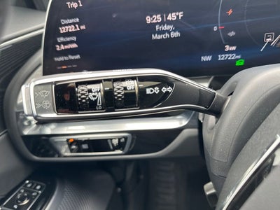 2025 Cadillac LYRIQ Luxury 3