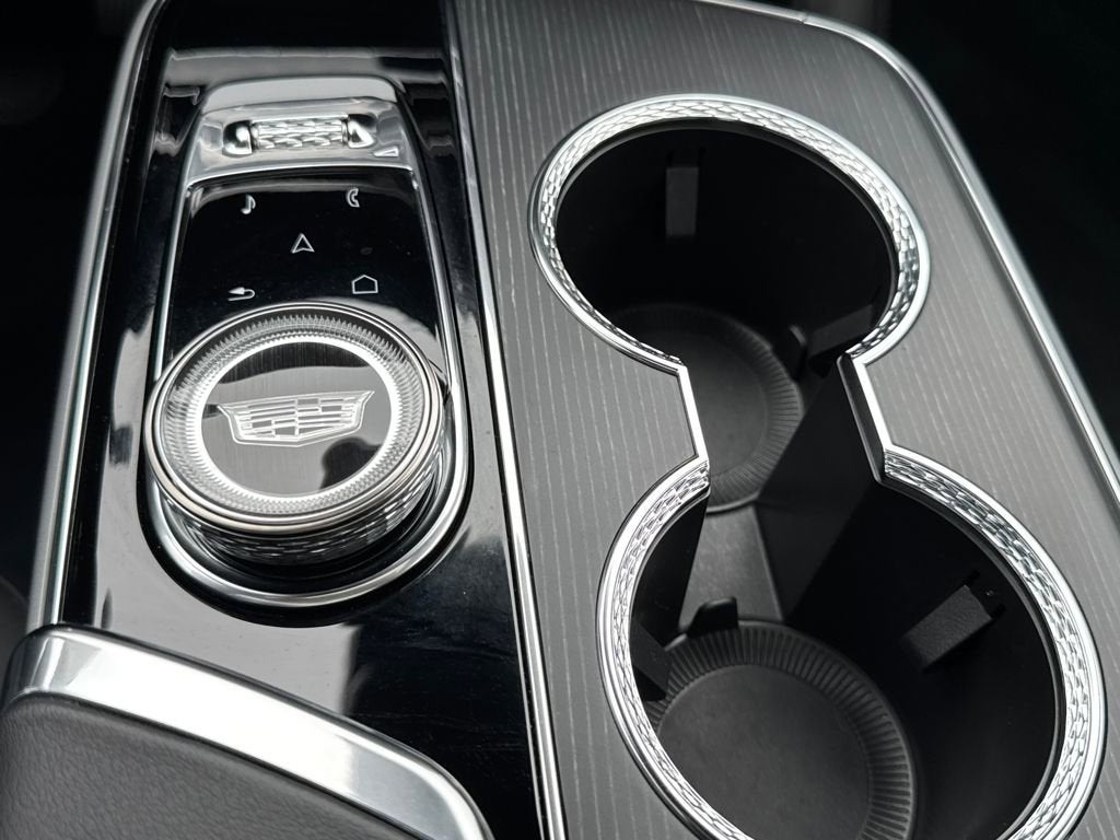 2025 Cadillac LYRIQ Luxury 3