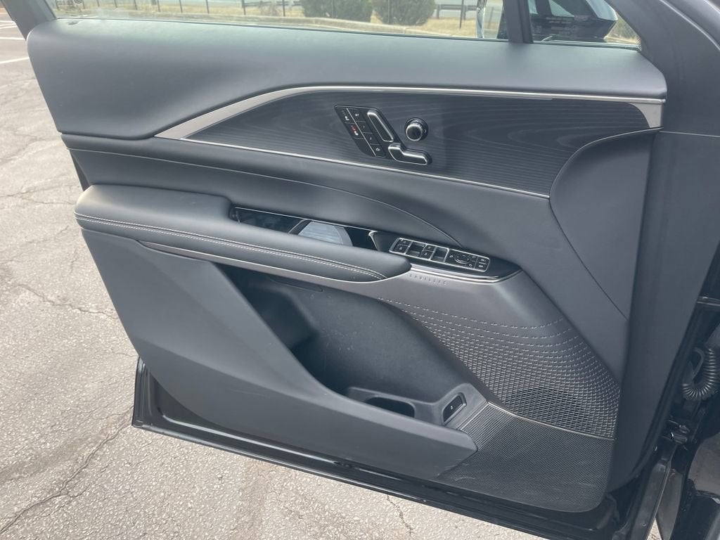 2025 Cadillac LYRIQ Sport 3