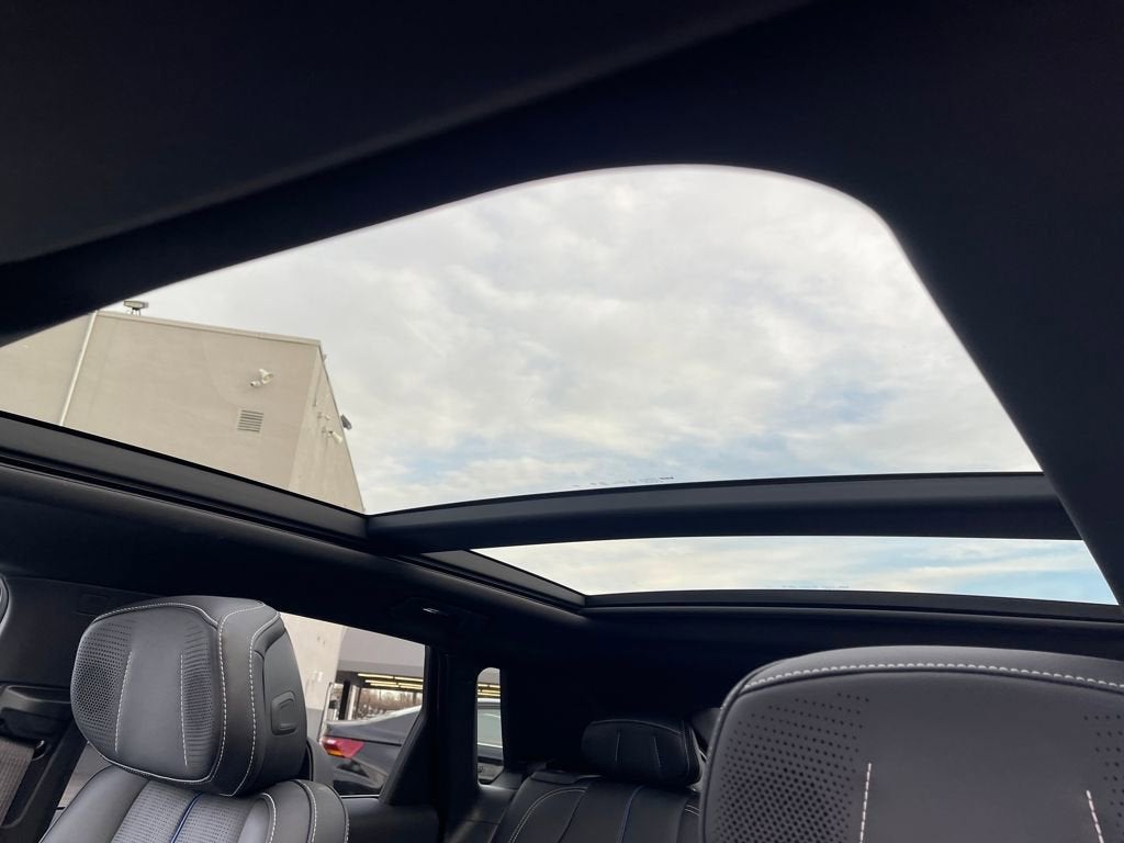 2025 Cadillac LYRIQ Sport 3