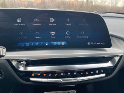 2025 Cadillac LYRIQ Sport 3