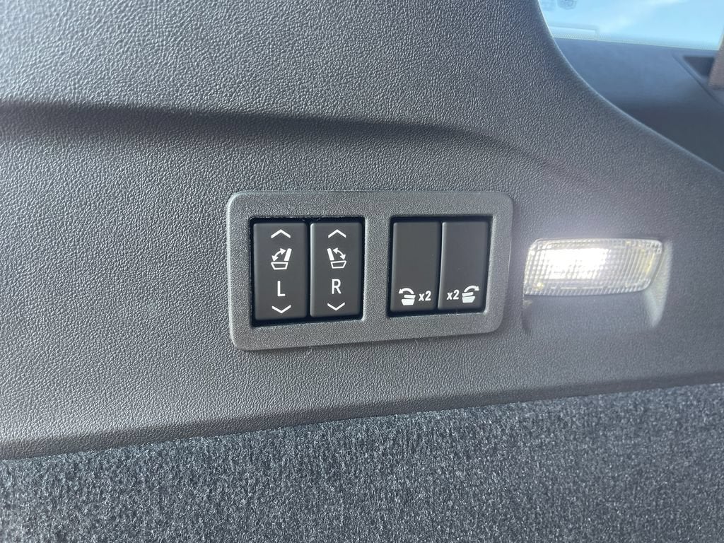 2026 Cadillac ESCALADE IQL Sport