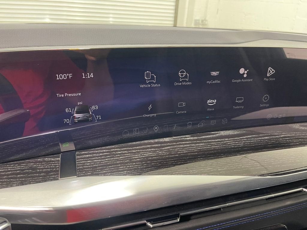 2025 Cadillac ESCALADE IQ Sport 1