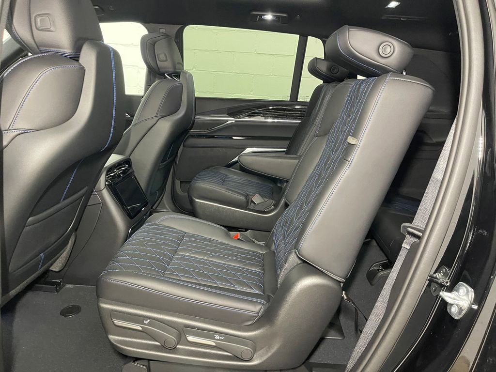 2025 Cadillac ESCALADE IQ Sport 1