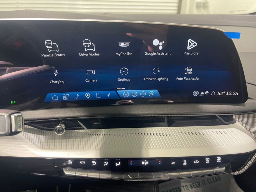 2026 Cadillac OPTIQ Premium Luxury