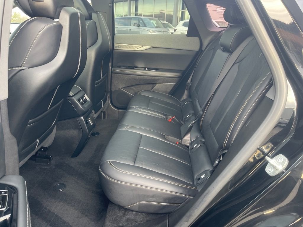 2025 Cadillac OPTIQ Luxury 2