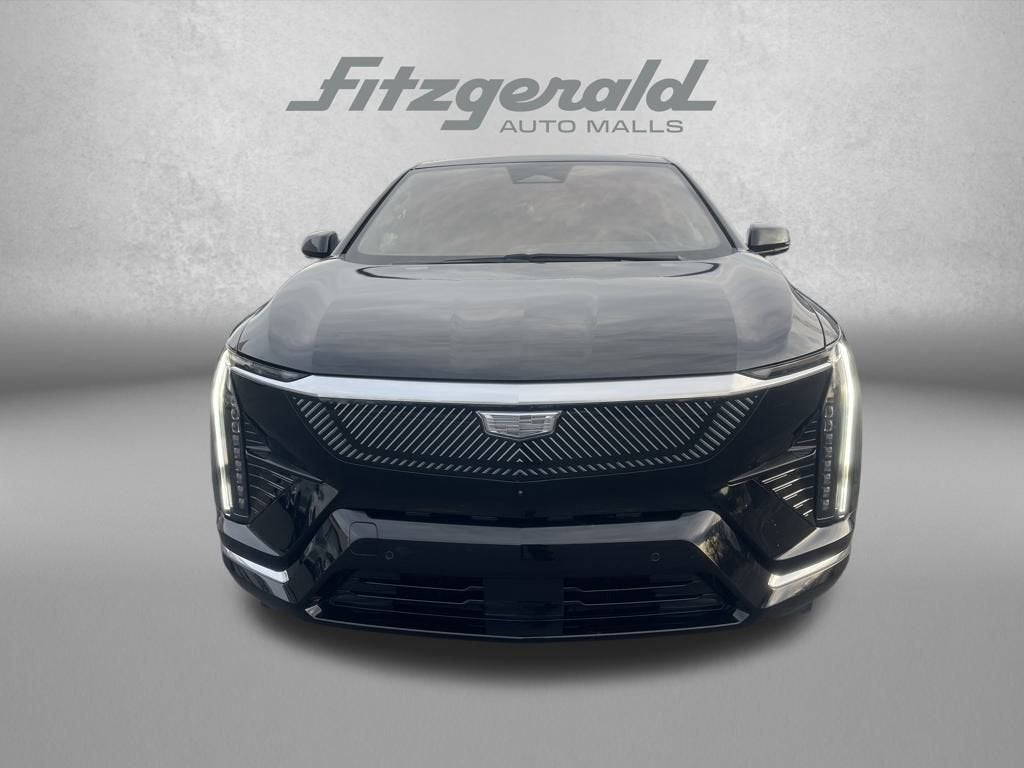 2025 Cadillac OPTIQ Luxury 2
