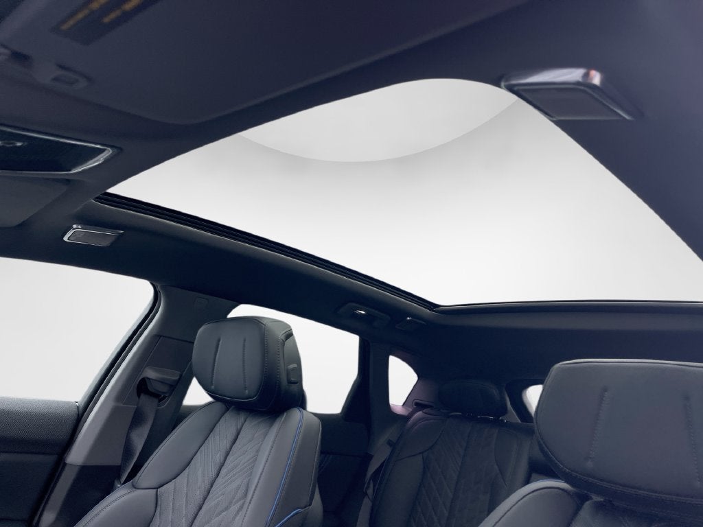 2026 Cadillac OPTIQ V-Series - Photo 22