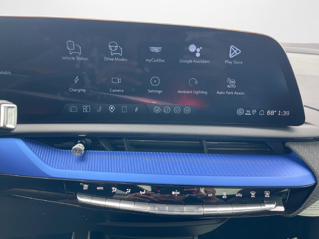 2026 Cadillac OPTIQ V-Series - Photo 24