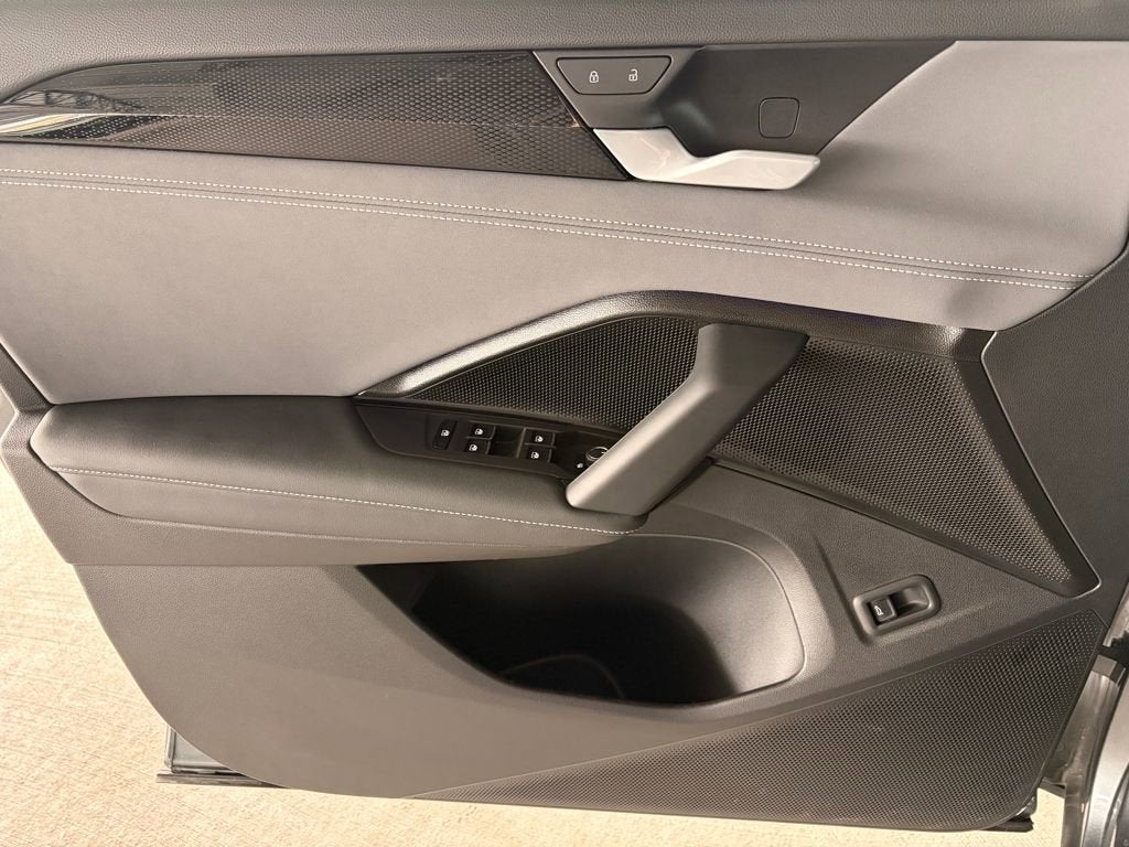 2025 Volkswagen Tiguan SE R-Line Black