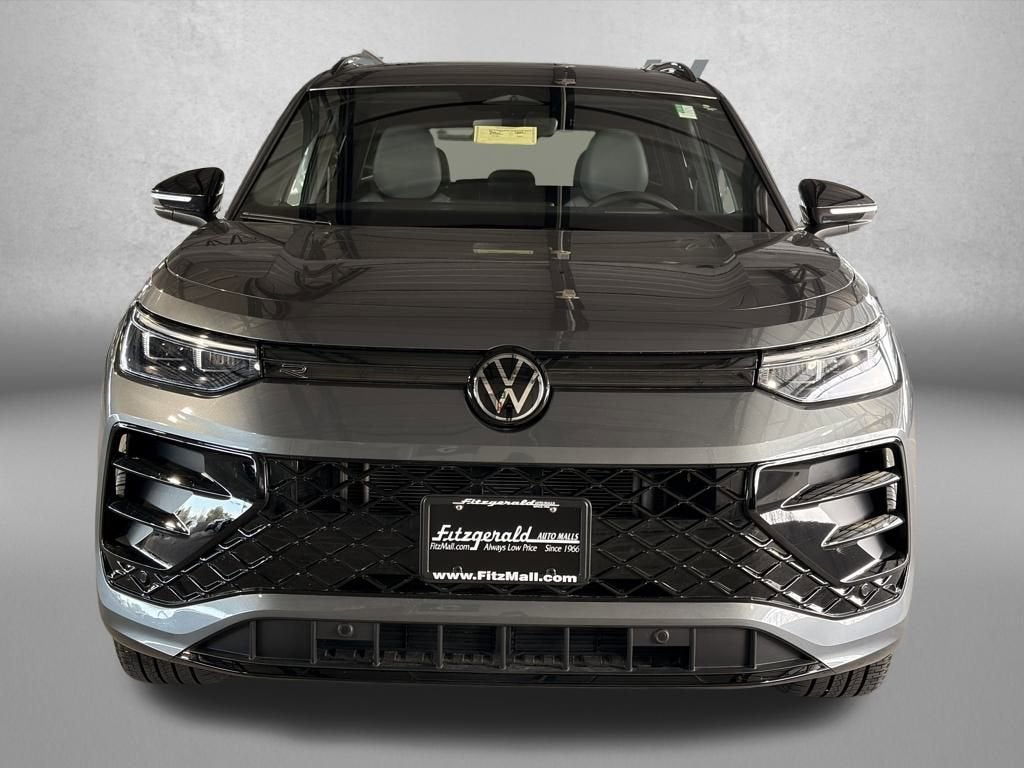 2025 Volkswagen Tiguan SE R-Line Black