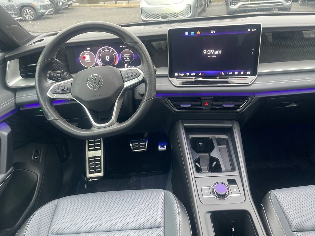 2025 Volkswagen Tiguan SE R-Line Black