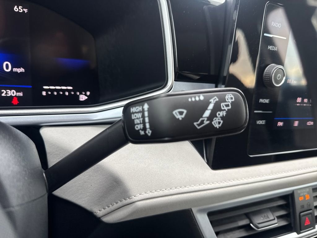 2025 Volkswagen Taos SE