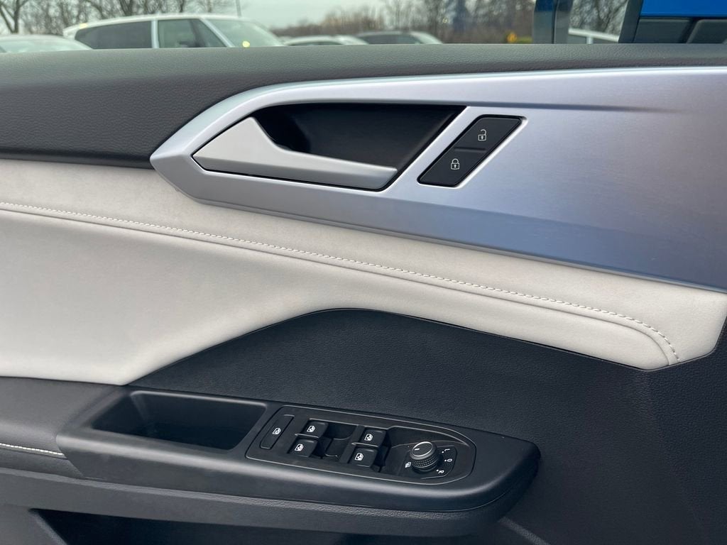 2025 Volkswagen Taos SE