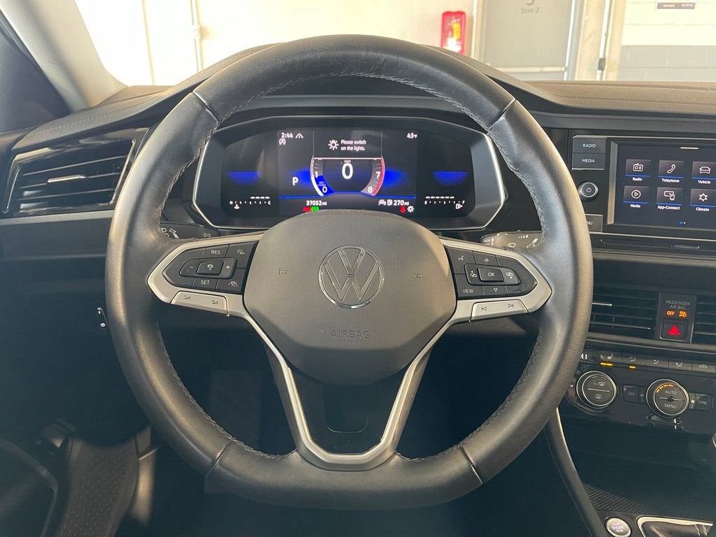 2023 Volkswagen Jetta SE