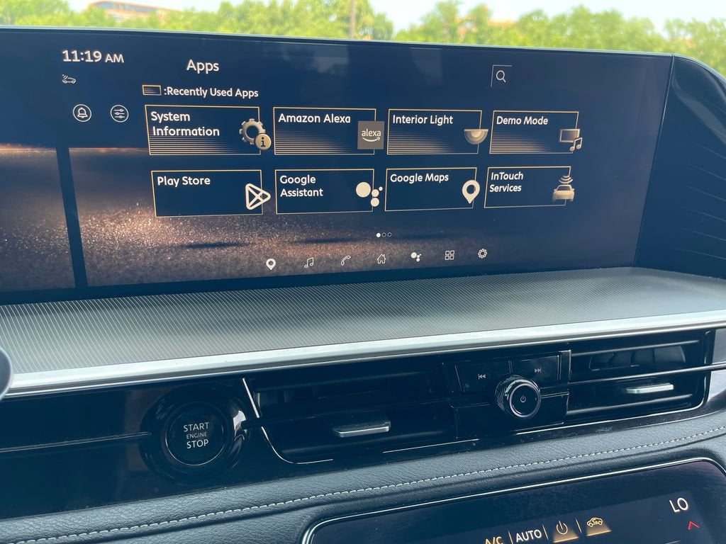 2025 INFINITI QX80 LUXE