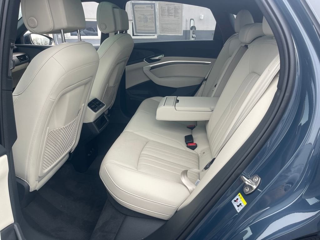 2024 Audi Q8 e-tron Sportback S line Premium Plus