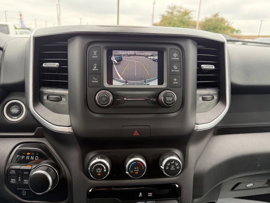 2022 RAM 1500 Big Horn Crew Cab 4x4 5'7" Box