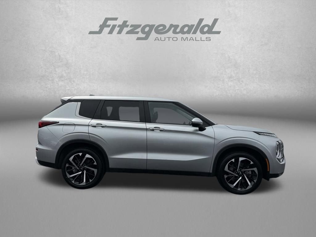 2024 Mitsubishi Outlander SE