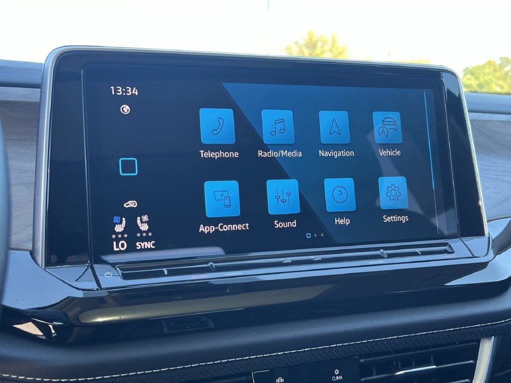 2025 Volkswagen Atlas 2.0T SE w/Technology