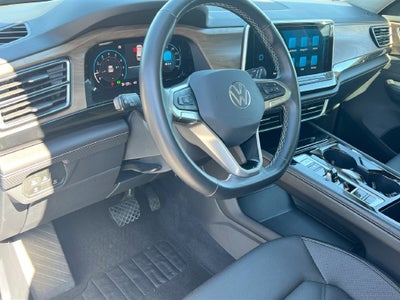 2025 Volkswagen Atlas 2.0T SE w/Technology