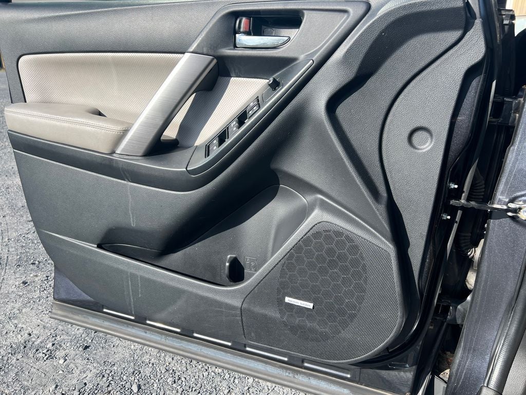 2016 Subaru FORESTER Base