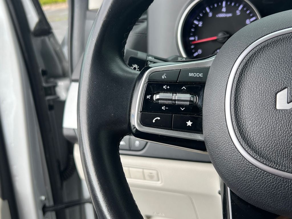 2023 Kia Carnival LX Seat Package