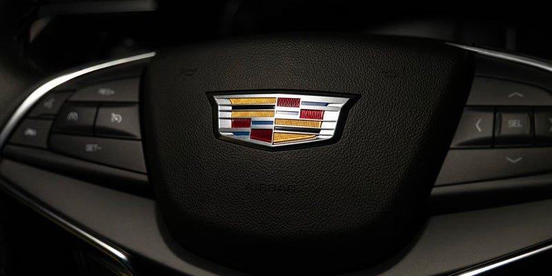 2025 Cadillac XT5 Logo